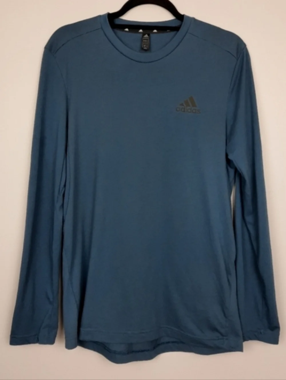 Bundle of 2 Adidas Men's Long Sleeve Tee Shirts Gray and Navy Blue size Small